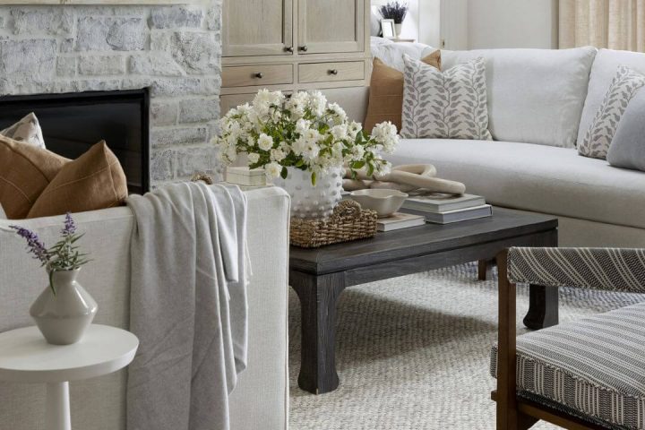 9 trik mudah untuk menata meja kopi Anda seperti desainer